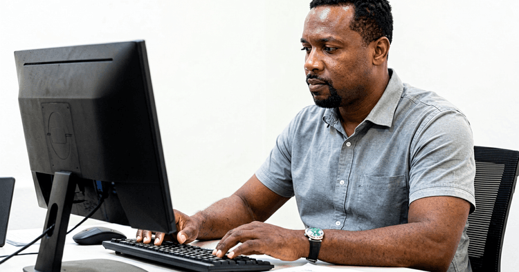 Recruiter reading a candidate's profile on the job platform
